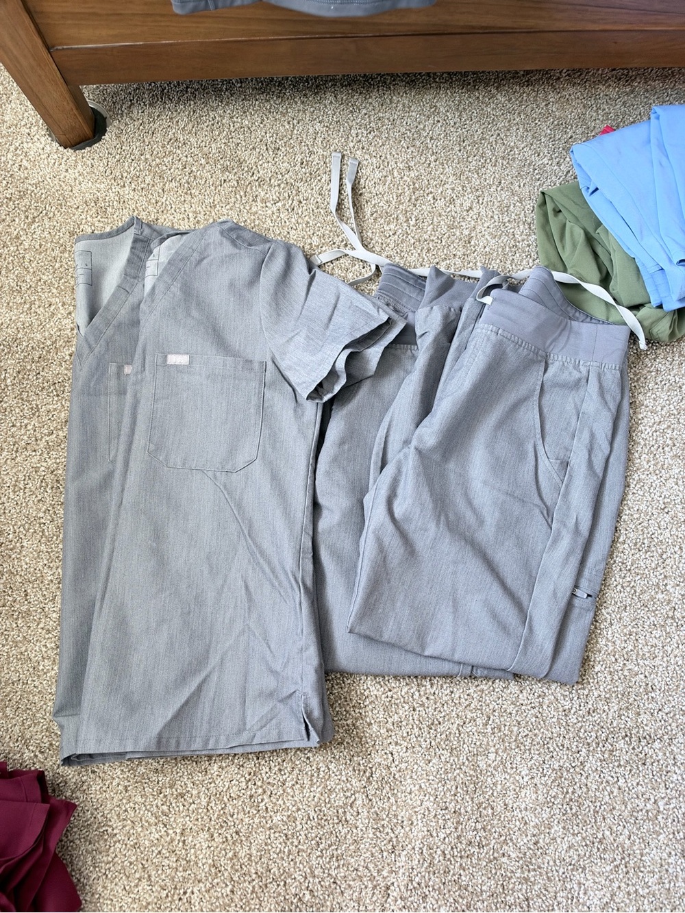 2 S Zamora Jogger Grey 
2 S Catrina One Pocket Top Grey